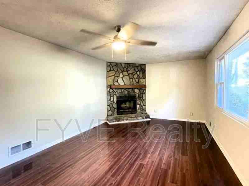 391 Donfred Dr Sw - Photo 3 of 27