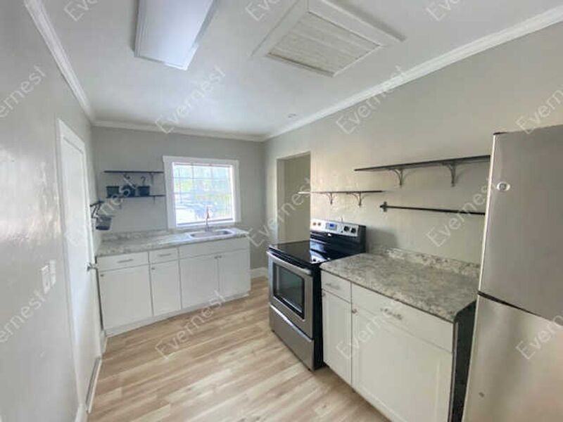 917 Martin L King Jr Ave - Photo 2 of 15