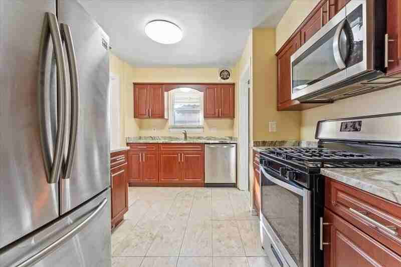 3460 Edgewood St - Photo 2 of 12