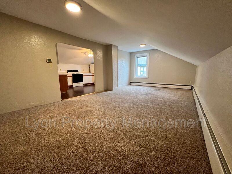 30 Laurel Hill Ave #39B - Photo 4 of 12