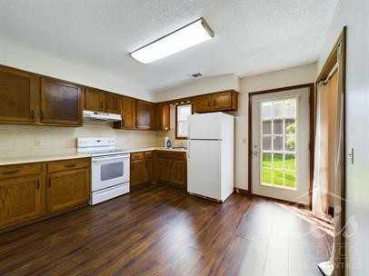 402 Parkway St Marys - Photo 3 of 17