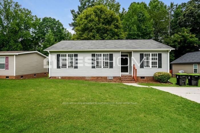 526 Westside Cir - Photo 3 of 16