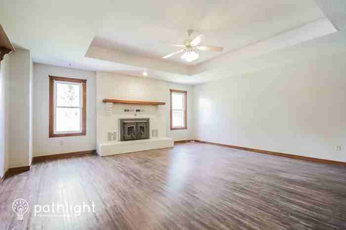 2831 N Garry St - Photo 2 of 18