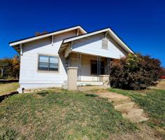 featured image of 916 Arlington St #1