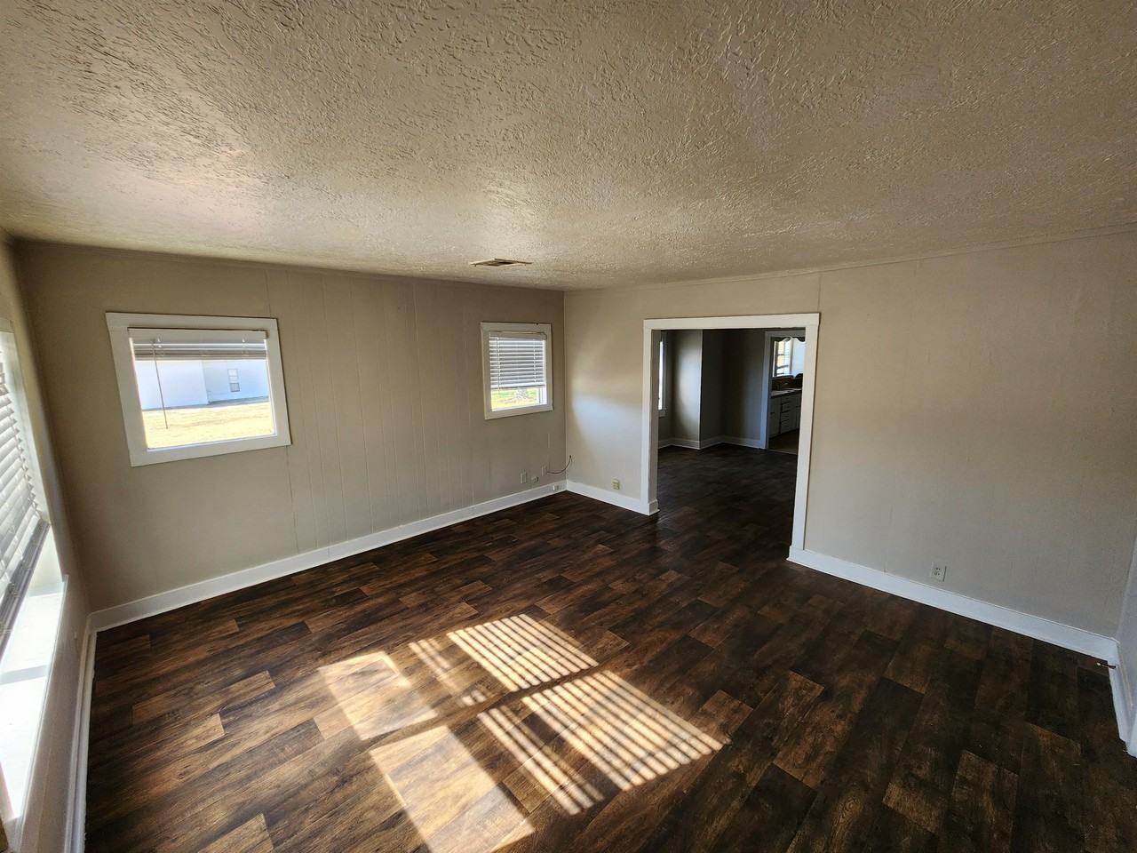 916 Arlington St #1 - Photo 2 of 12