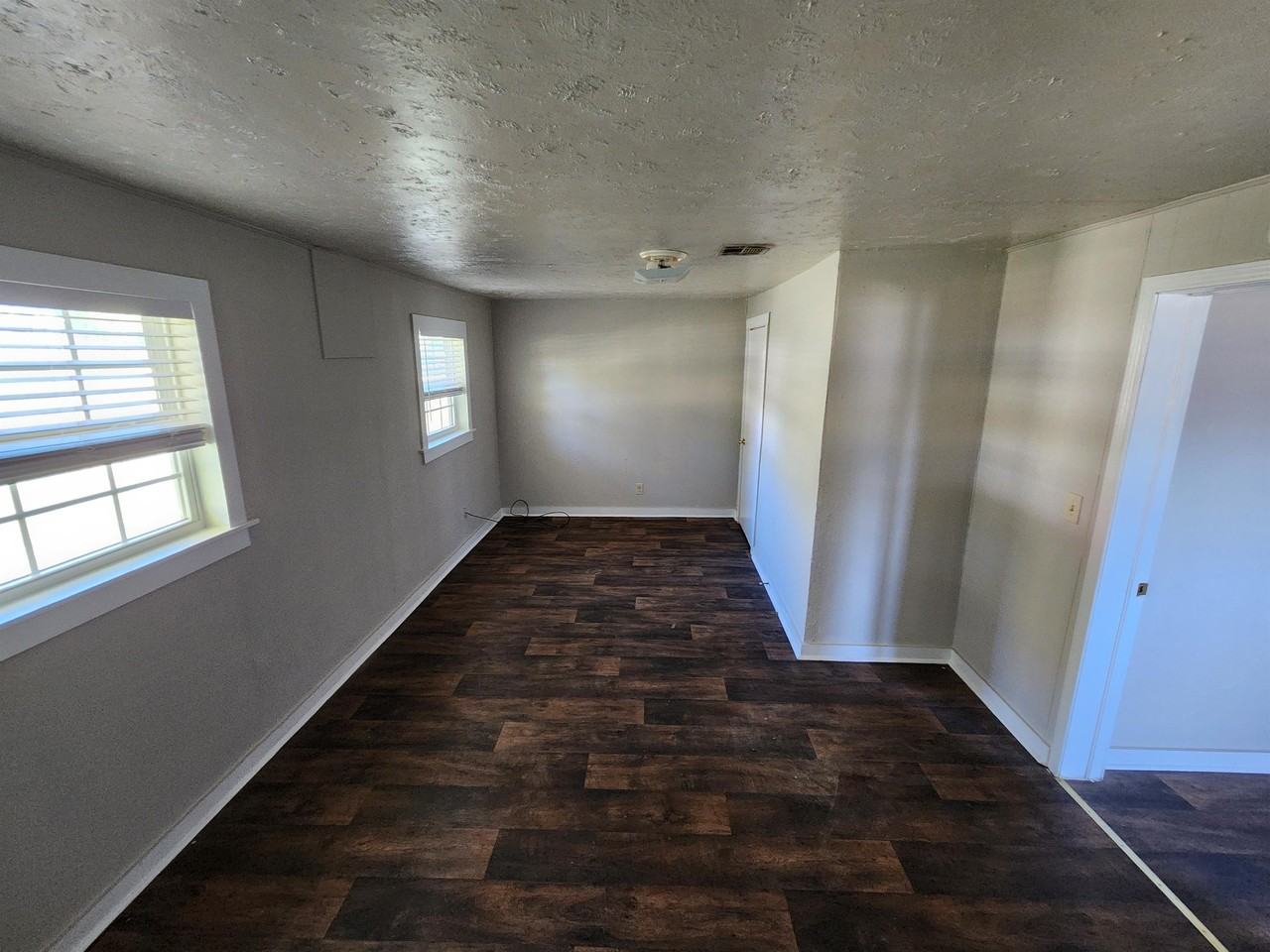 916 Arlington St #1 - Photo 7 of 12