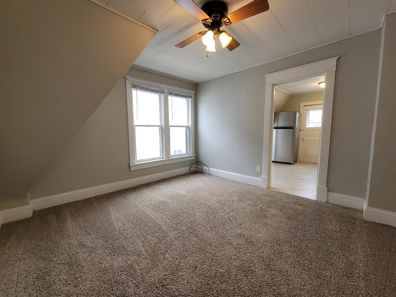 7 11th Ave Sw #2 - Photo 4 of 13