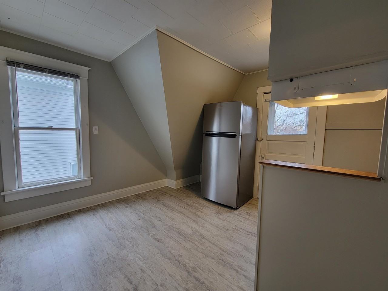 7 11th Ave Sw #2 - Photo 5 of 13