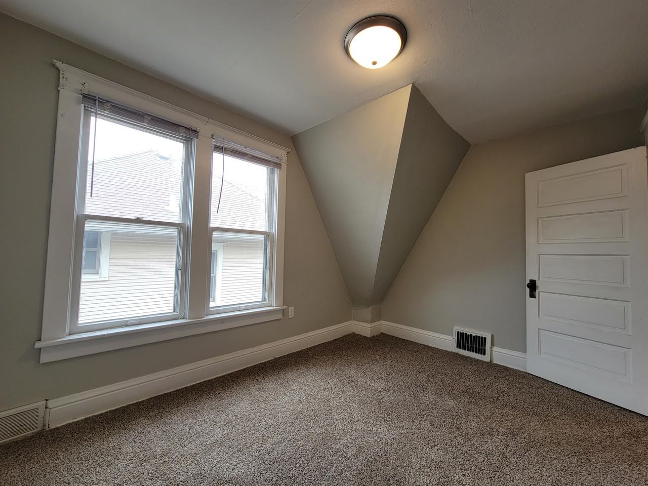 7 11th Ave Sw #2 - Photo 7 of 13