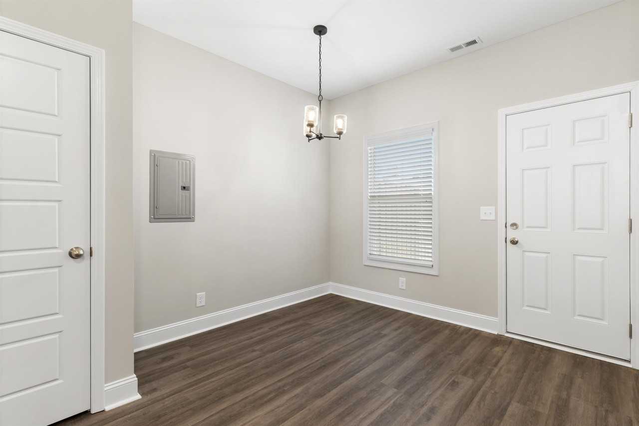 203 Copeland Road - 6BLDG A #6 - Photo 4 of 17