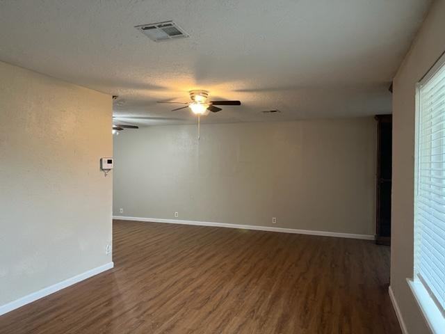 201 Oak St - Photo 2 of 17