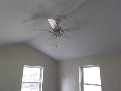 438 W Indiana Ave - Photo 2 of 20