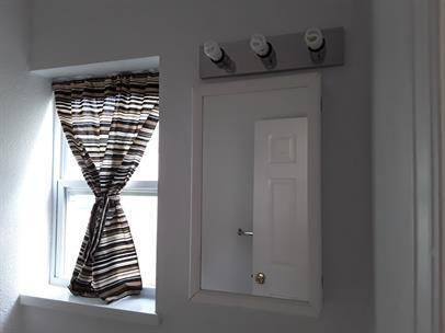 438 W Indiana Ave - Photo 3 of 20