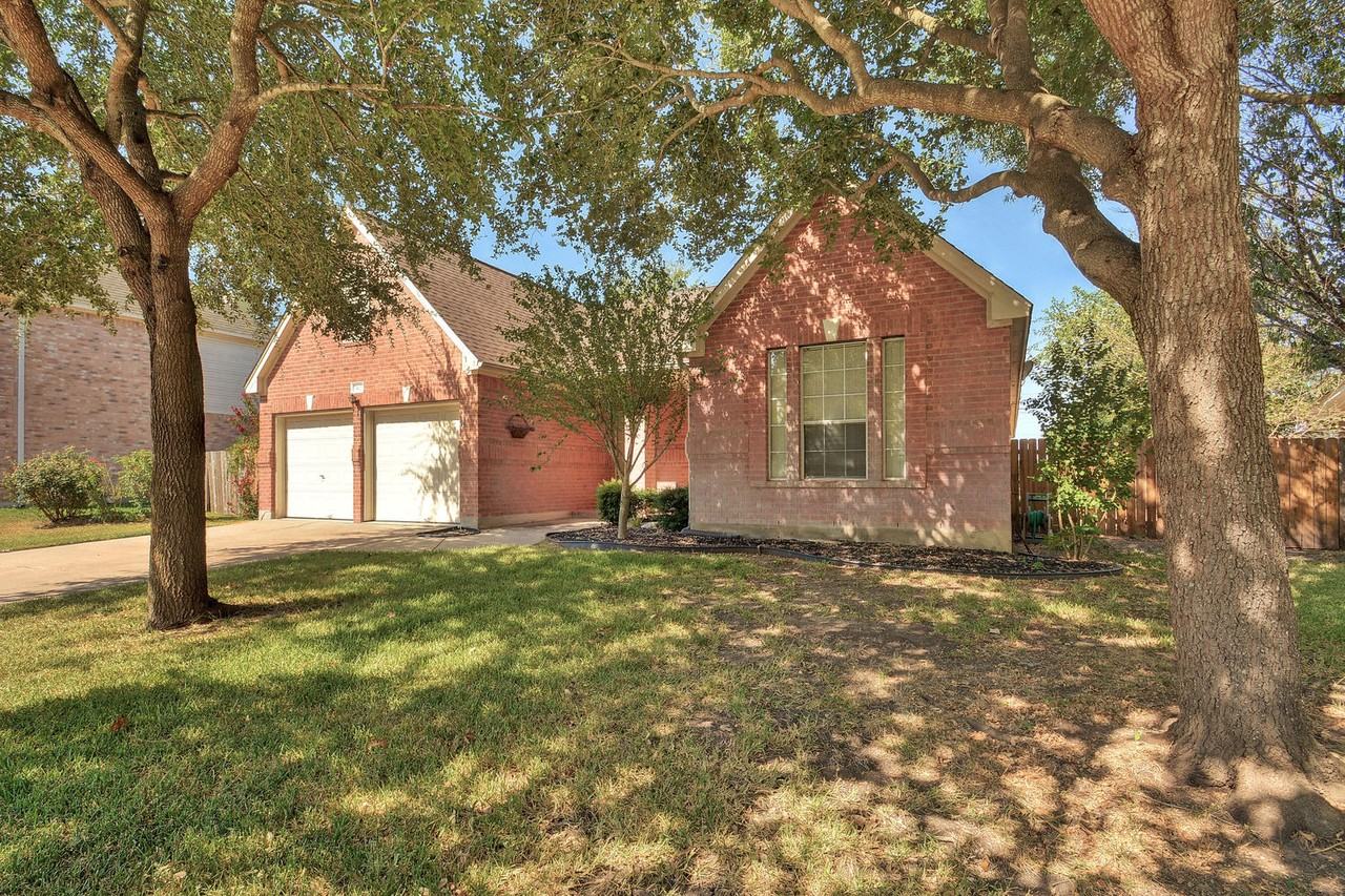 412 Keenland Dr - Photo 2 of 22