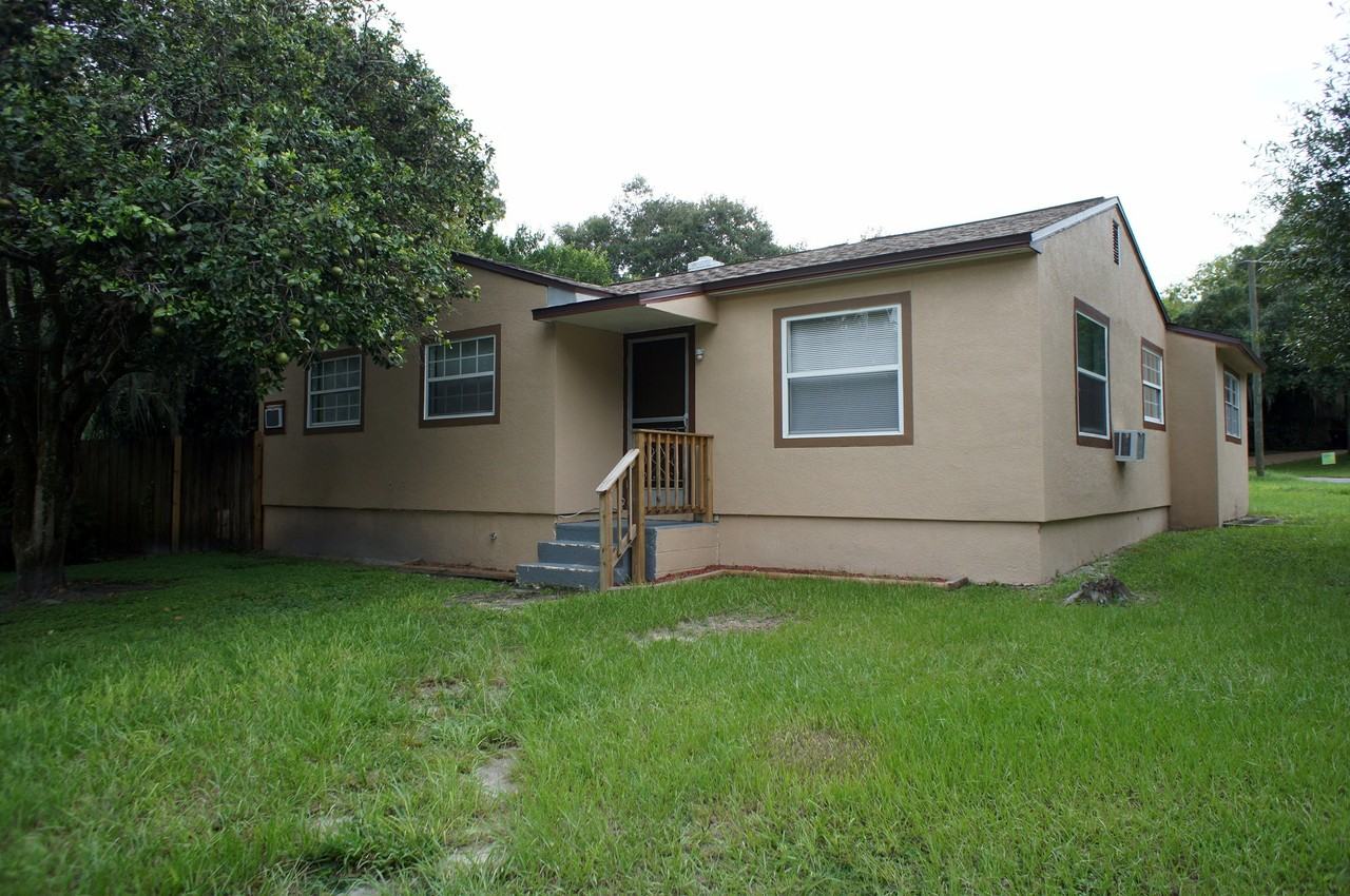 2102 E Crawford St - Photo 2 of 14
