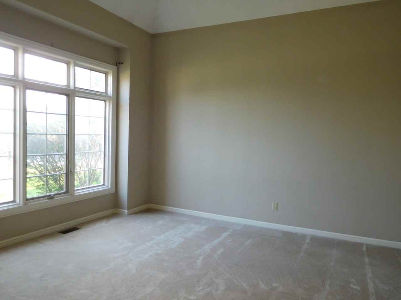 195 Dunbar Ct - Photo 3 of 52