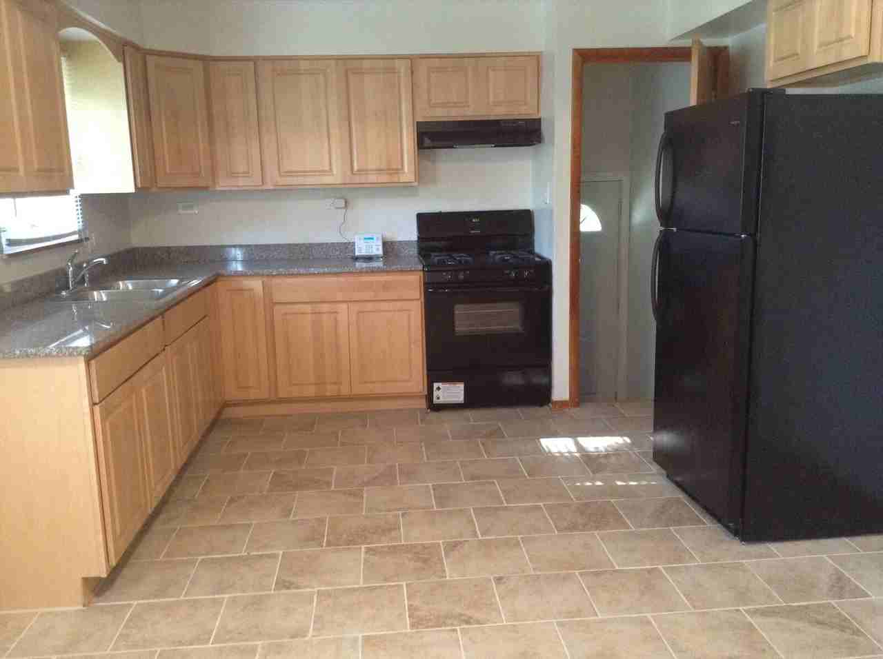 22345 Ridgeway Ave - Photo 3 of 16