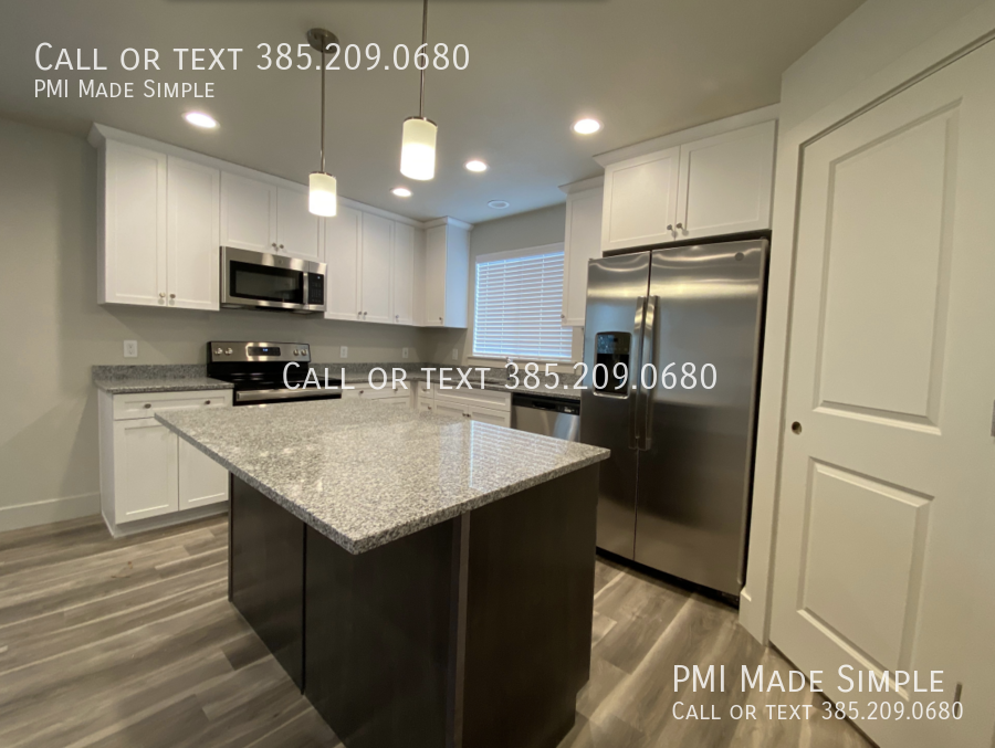 1035 E 1020 S - Photo 2 of 20
