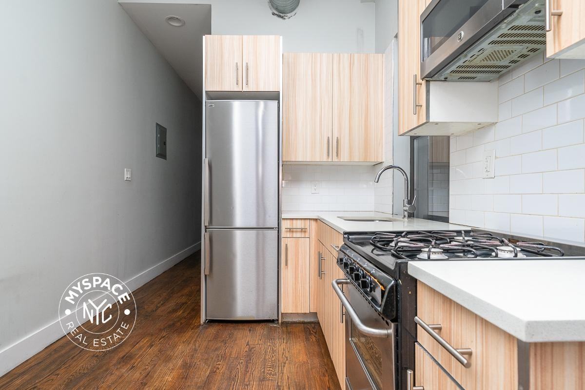 1719 Gates Ave #2R - Photo 2 of 16