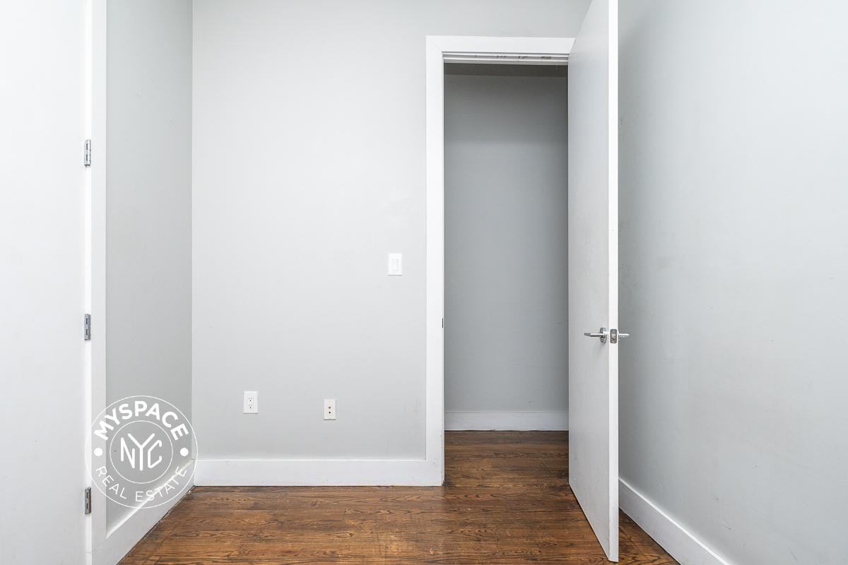 1719 Gates Ave #2R - Photo 7 of 16