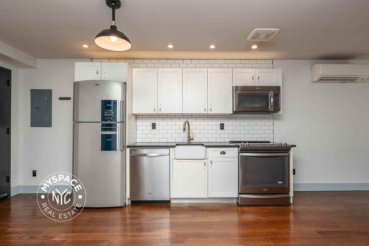 31 Brooklyn Ave #1D - Photo 2 of 22