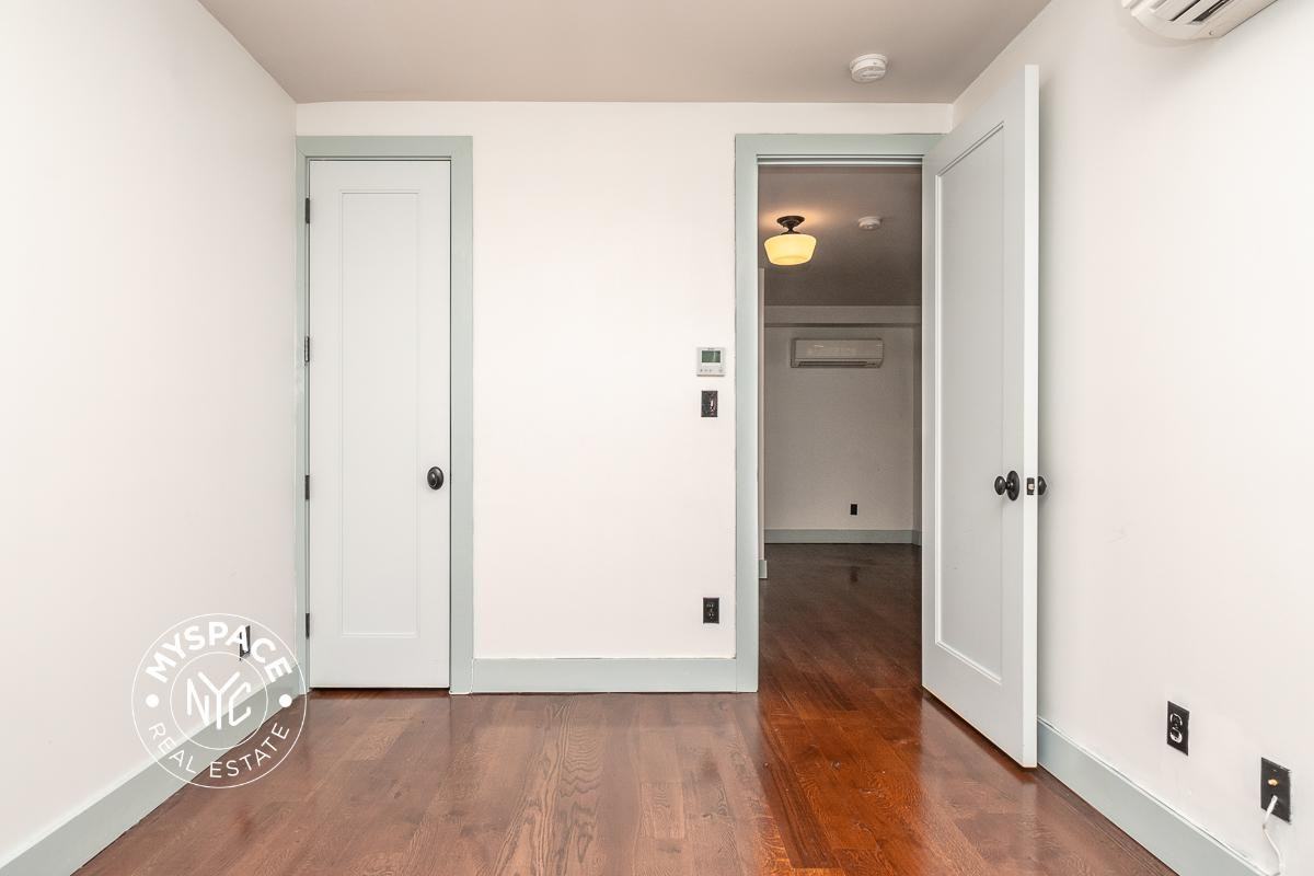 31 Brooklyn Ave #1D - Photo 6 of 22