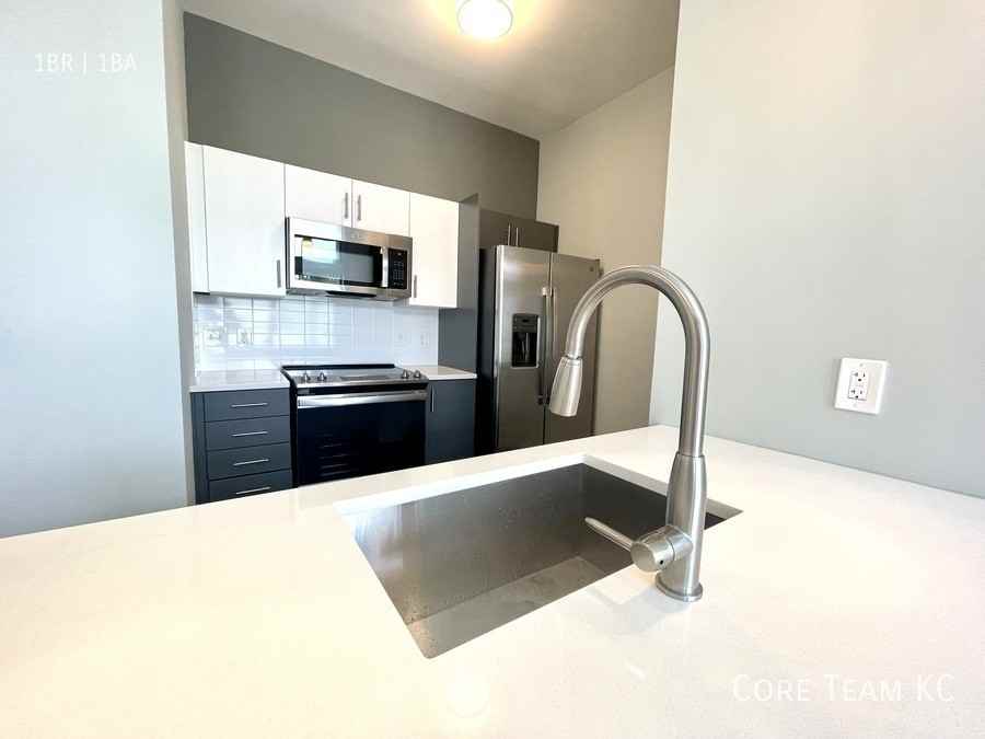 3424 Broadway Blvd #601 - Photo 3 of 18