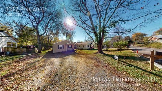 1312 Poplar Ct - Photo 2 of 31