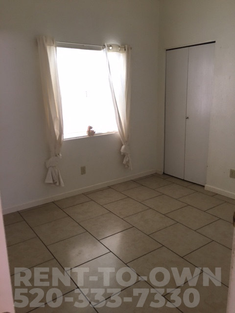 3001 W Hampshire Ct - Photo 5 of 15