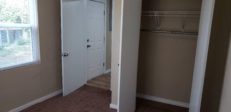 1304 W Walnut Ave - Photo 2 of 18
