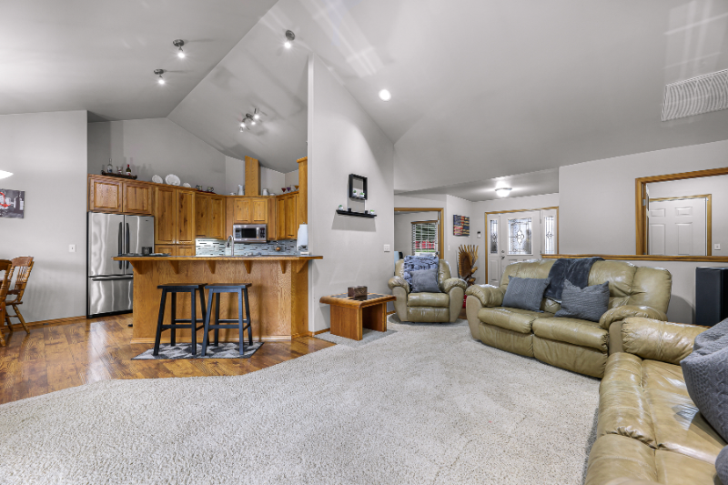 8038 Pipeline Rd - Photo 2 of 10