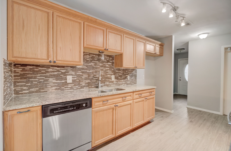 13614 Larkbrook Street - Photo 5 of 29