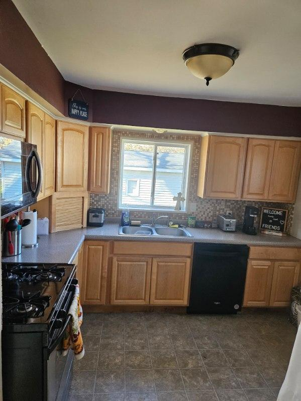 414 N 3rd St - Photo 2 of 12