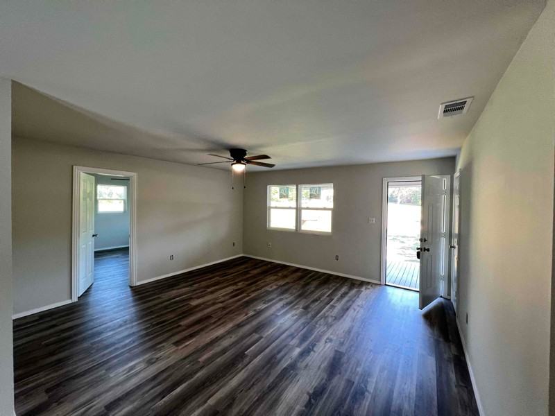 3404 Karnack Hwy - Photo 2 of 8