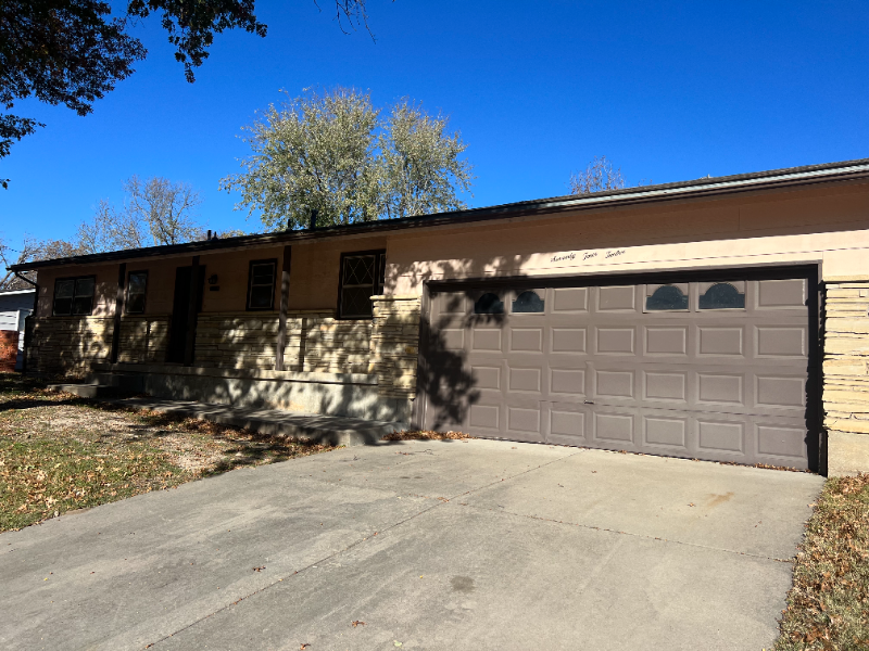 7412 W Warren St - Photo 2 of 21