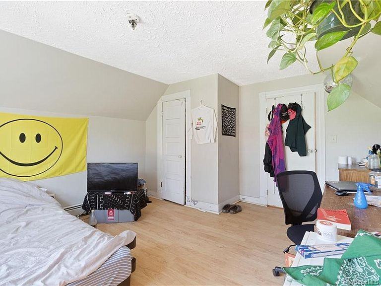 98 Eagle St #3-1 - Photo 3 of 5