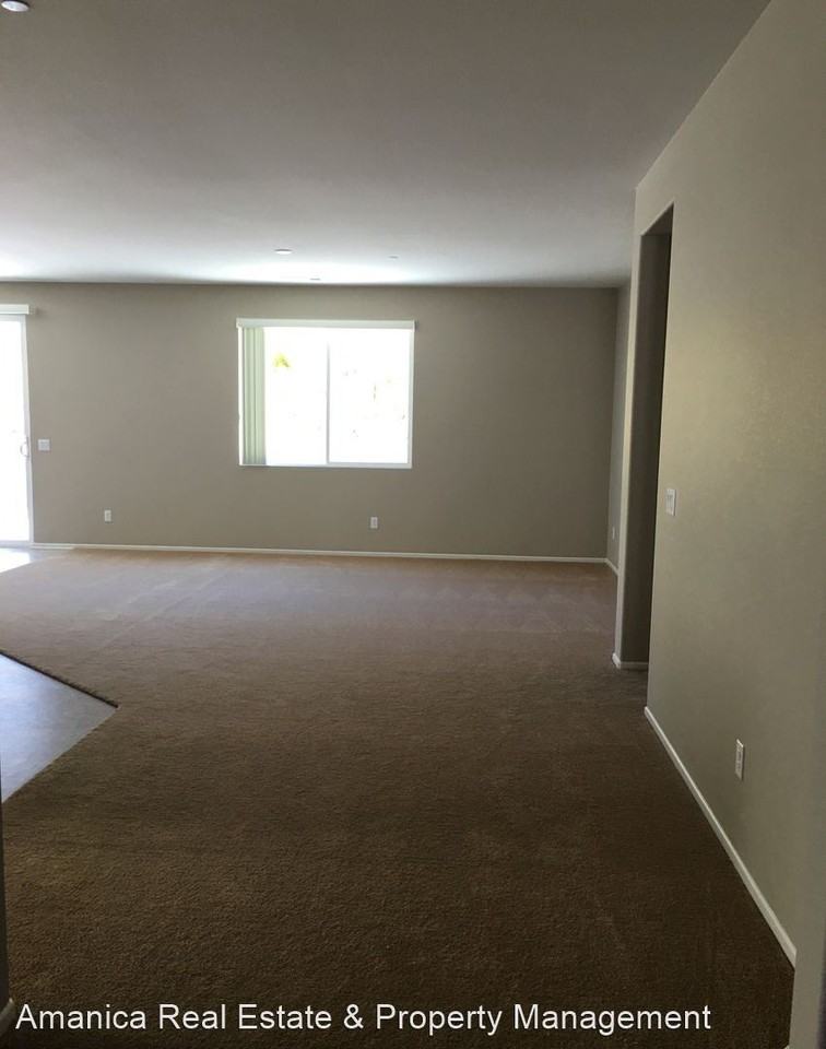 4739 Palmilla Dr - Photo 3 of 13