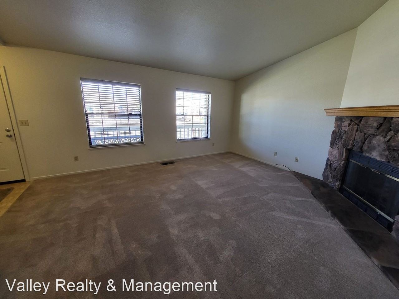 301 Coral Way - Photo 2 of 10