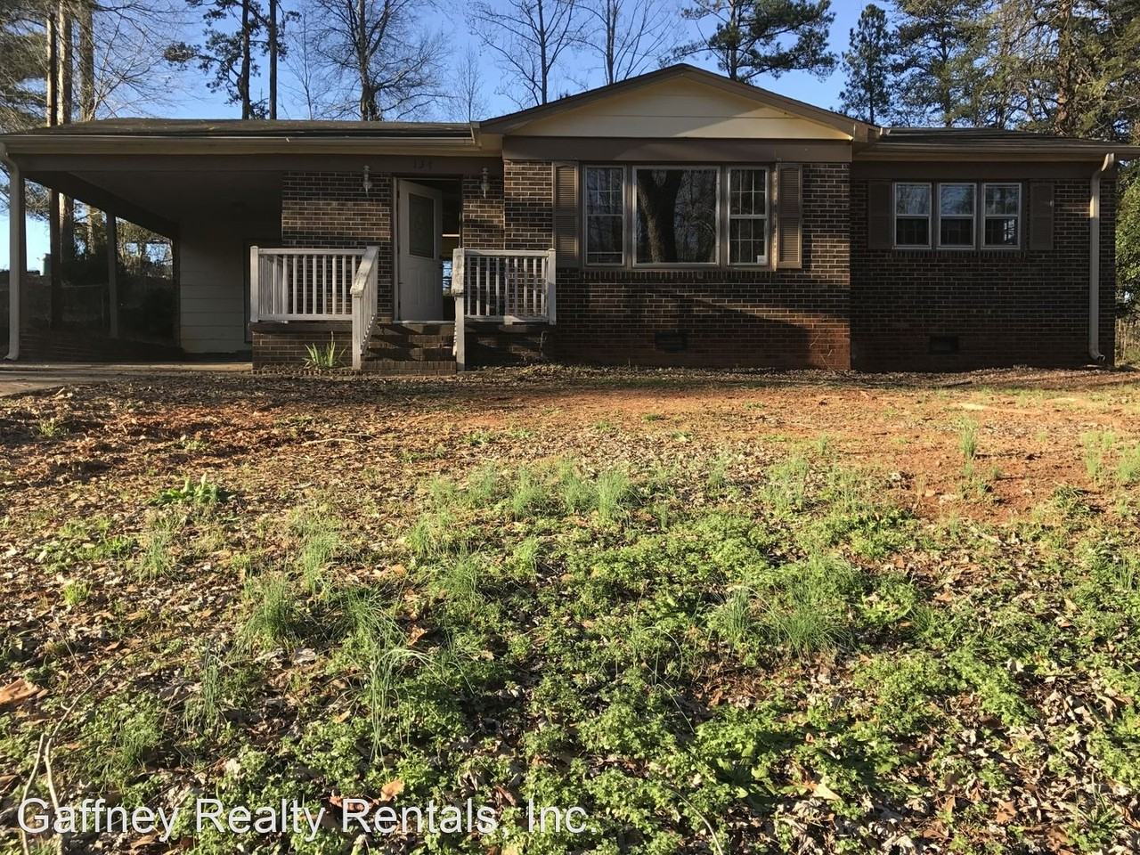 137 Stagecoach Rd - Photo 2 of 31