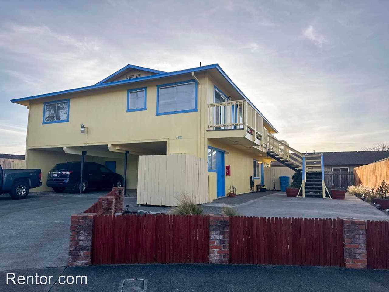 5386 Carolyn Court - Photo 3 of 20