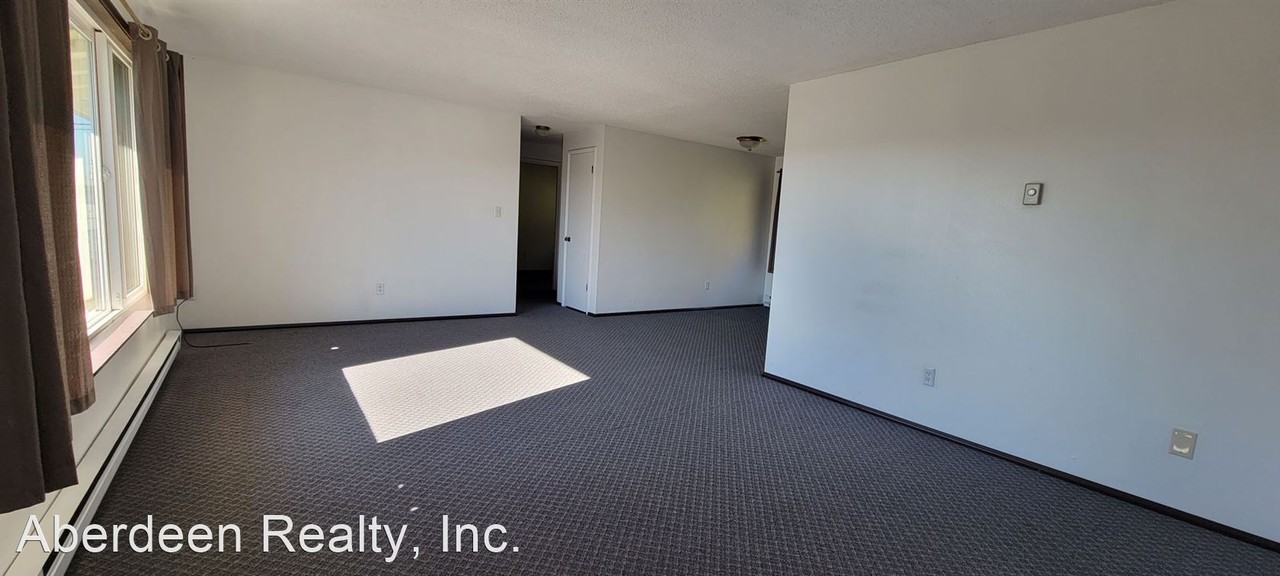 716 N Scammel - Photo 2 of 9