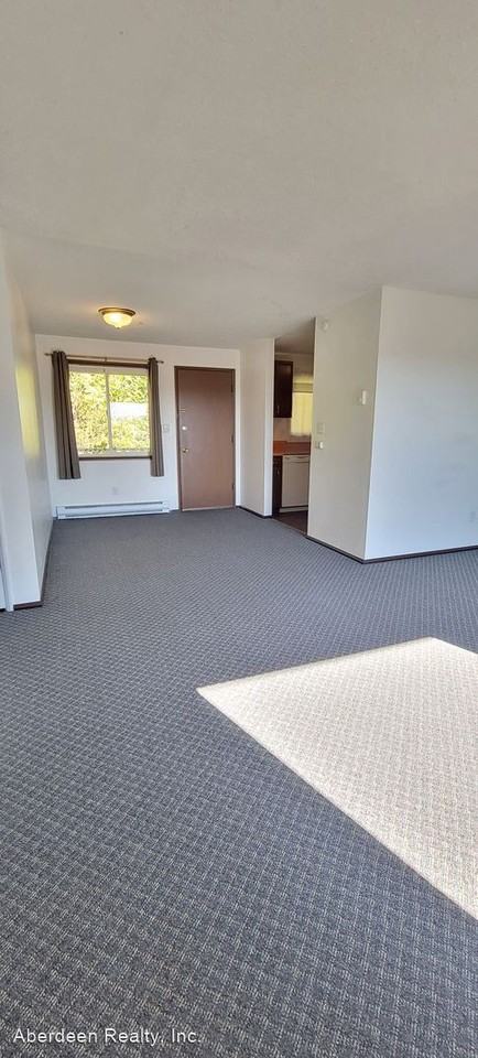 716 N Scammel - Photo 3 of 9