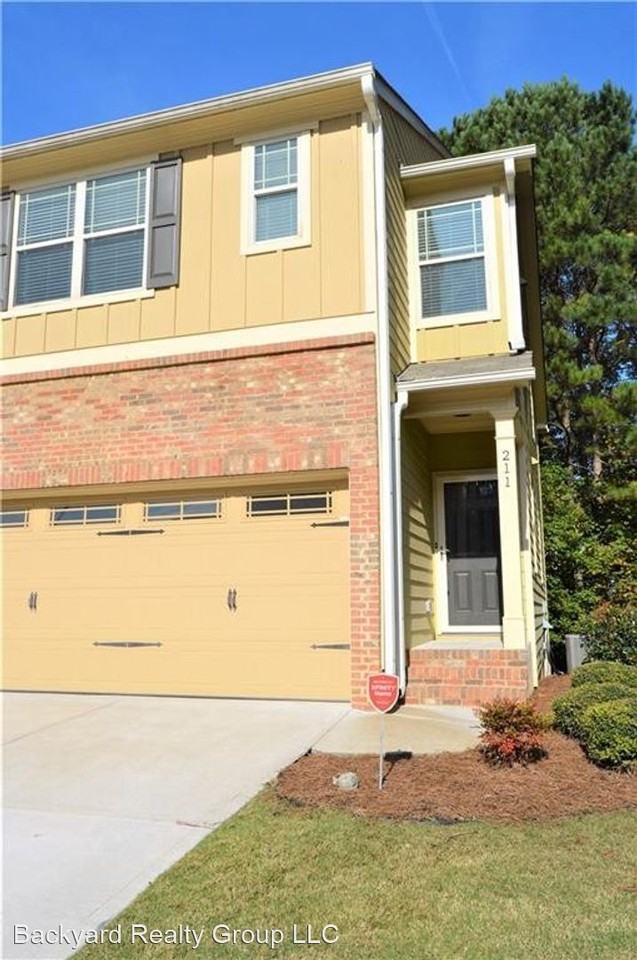 211 Townview Dr - Photo 2 of 35