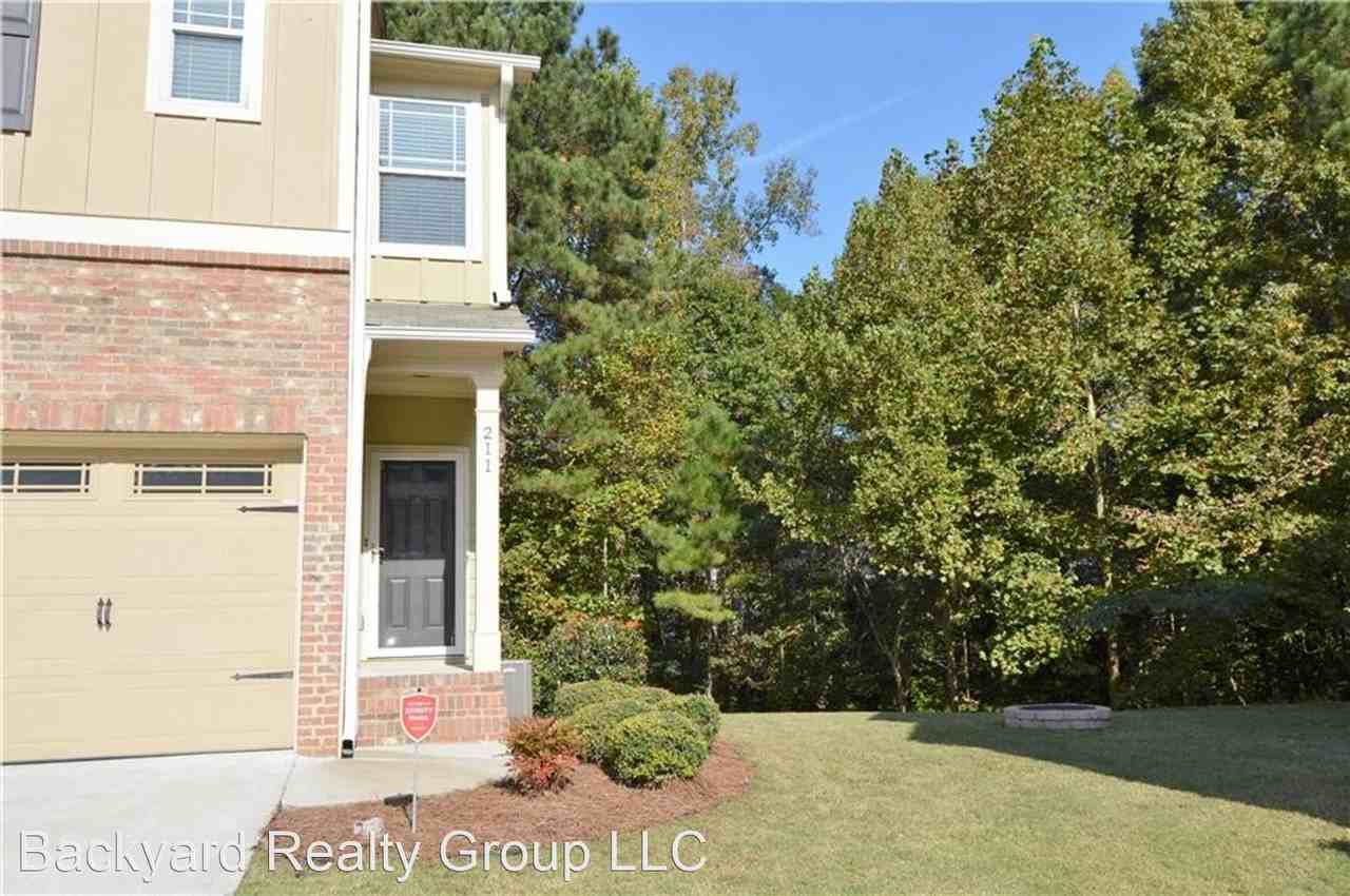 211 Townview Dr - Photo 3 of 35