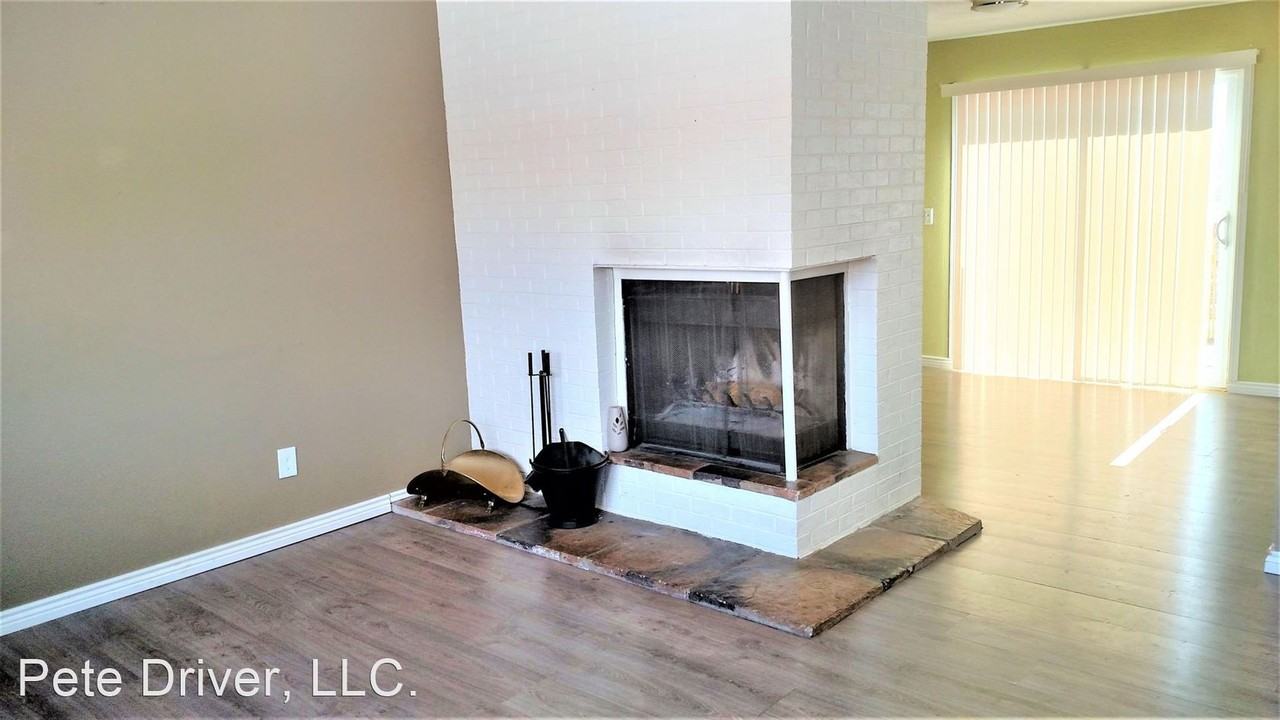 315 W Redwood St - Photo 2 of 10