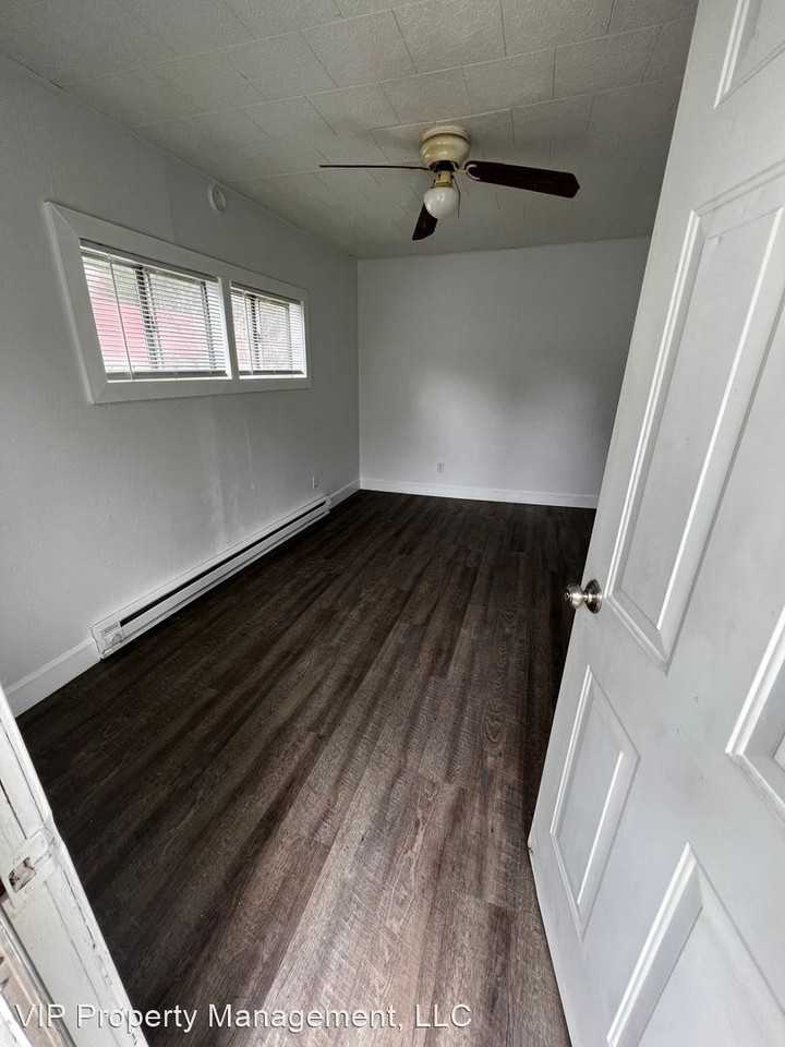 503 School St - Photo 2 of 8