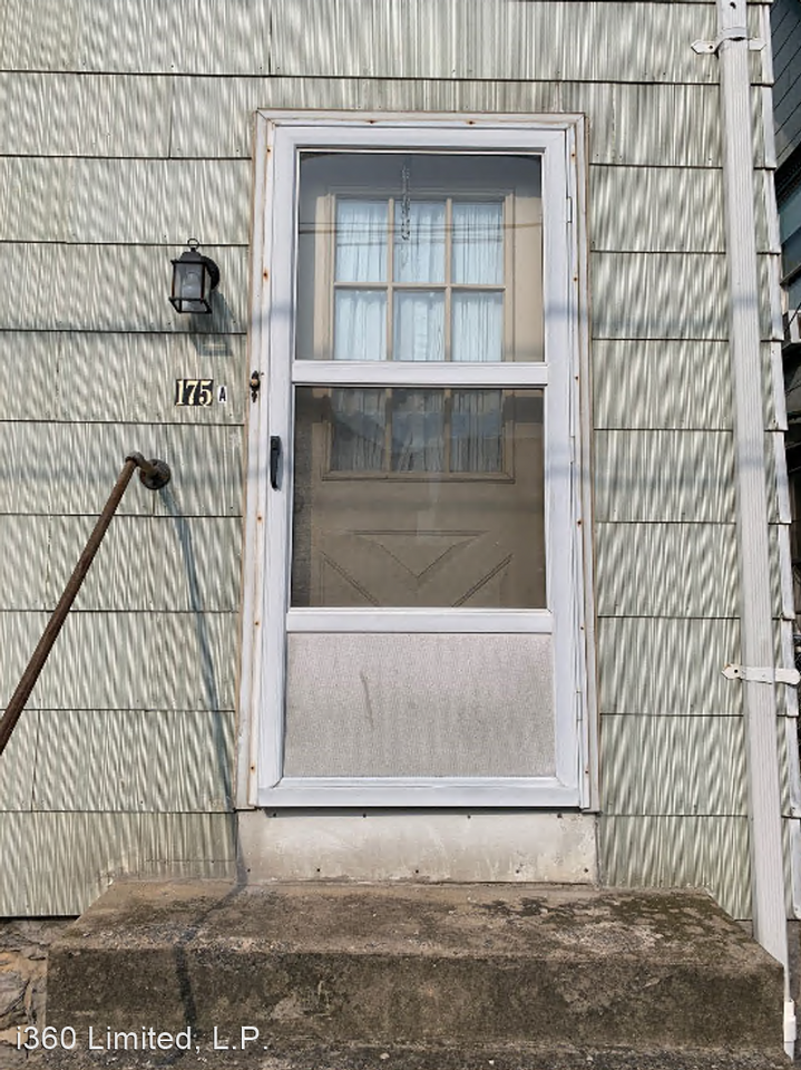 175 Kennedy St - Photo 2 of 12