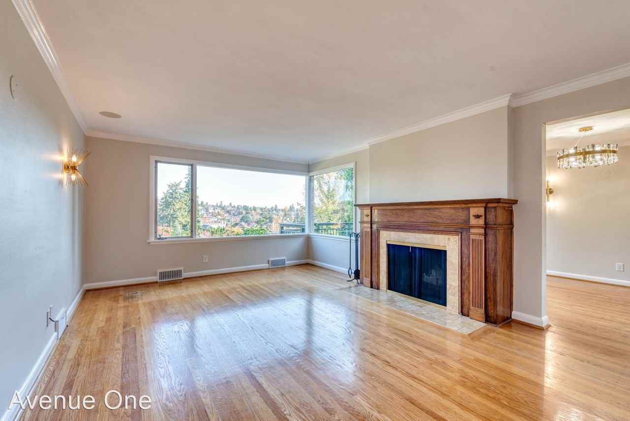 2428 36th Ave W - Photo 3 of 29