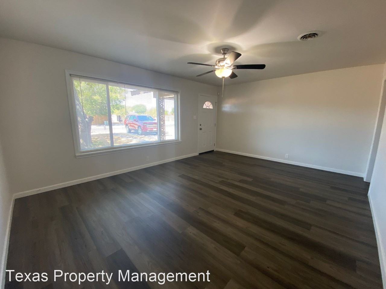 211 S Nolan River Rd - Photo 3 of 15