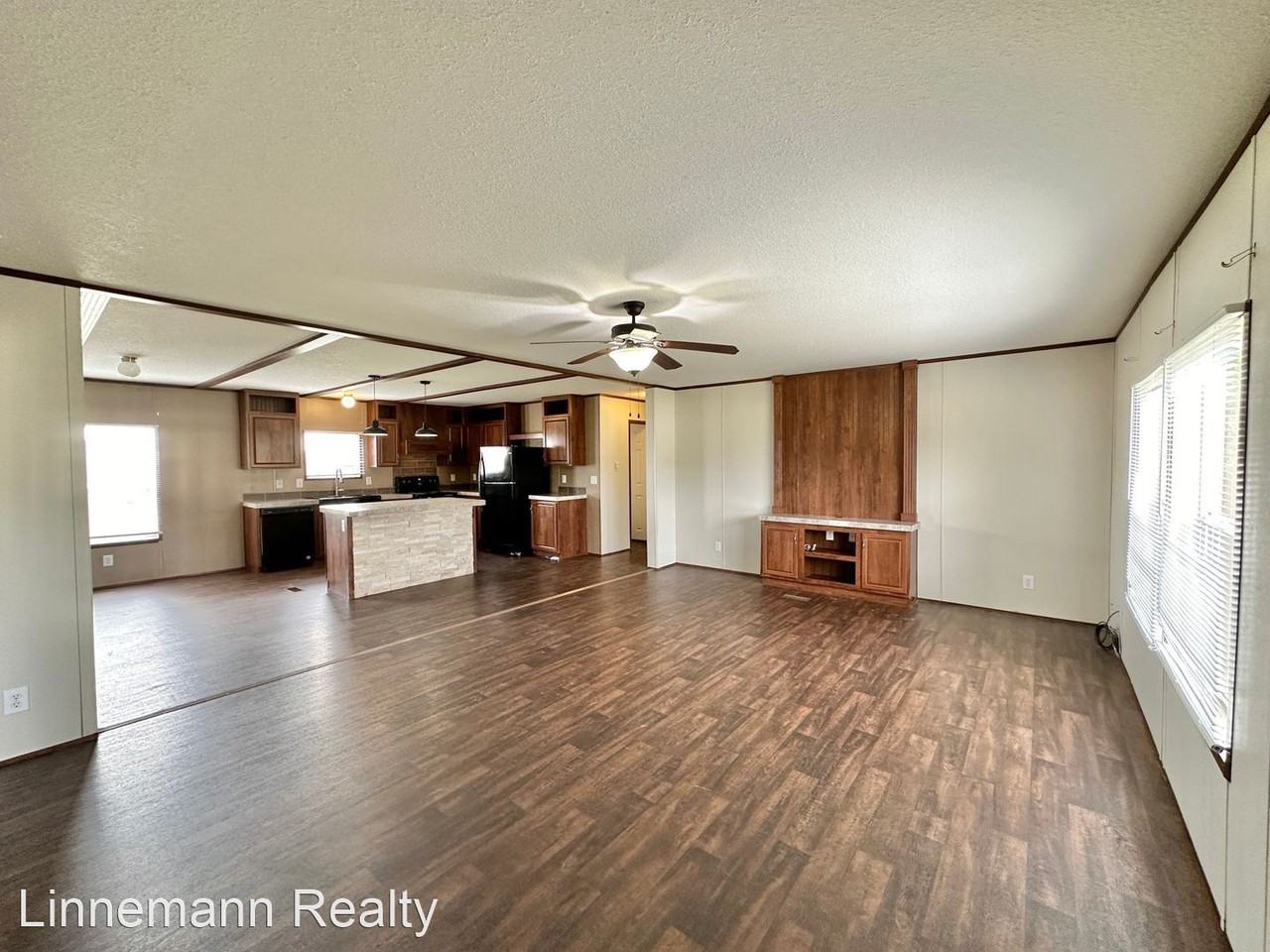 125 Julia Dr - Photo 3 of 30